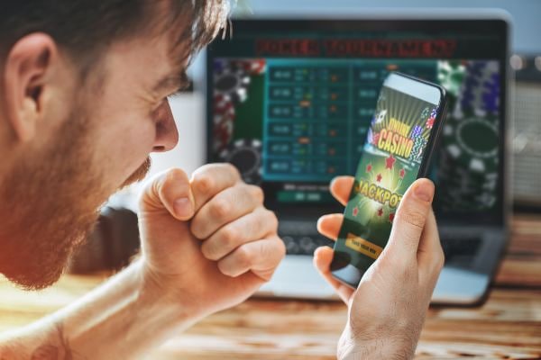 Tampilan mobile puma303 dengan sportsbook dan permainan kasino